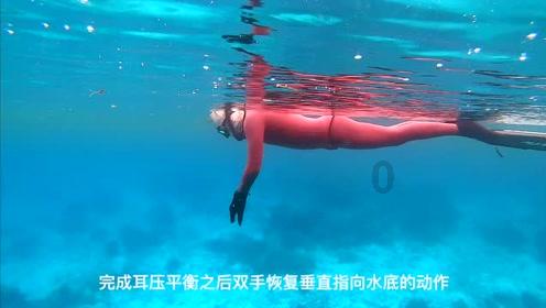 本人都是个汽车喷漆工，拥有5年汽车喷漆工作经验，因为这几天的一次失误而导致返工，客户打发雷霆，游戏画面