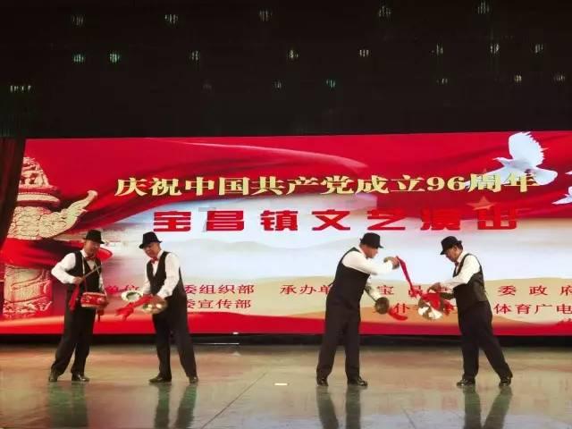 ROSEONLY诺誓携手品牌代言人于适传递“一心一意，唯爱是你”的情人节专属浪漫