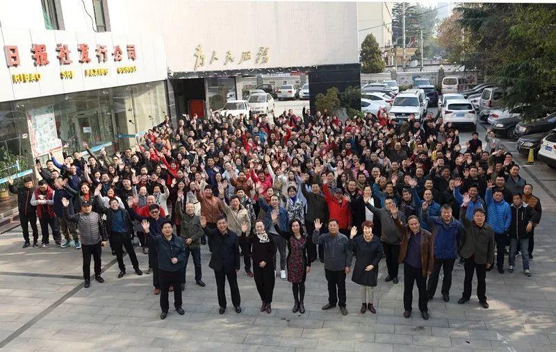 本人都是个汽车喷漆工，拥有5年汽车喷漆工作经验，因为这几天的一次失误而导致返工，客户打发雷霆，游戏画面